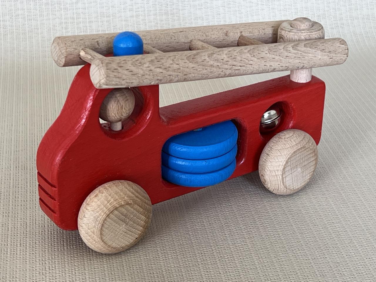 Dřevěné hasičské auto pro nejmenší