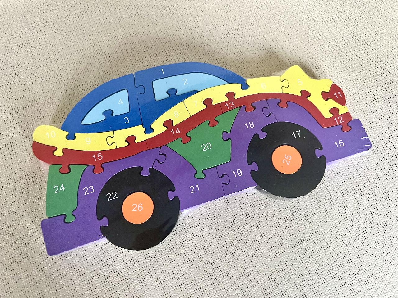 Dřevěné puzzle - auto fialové