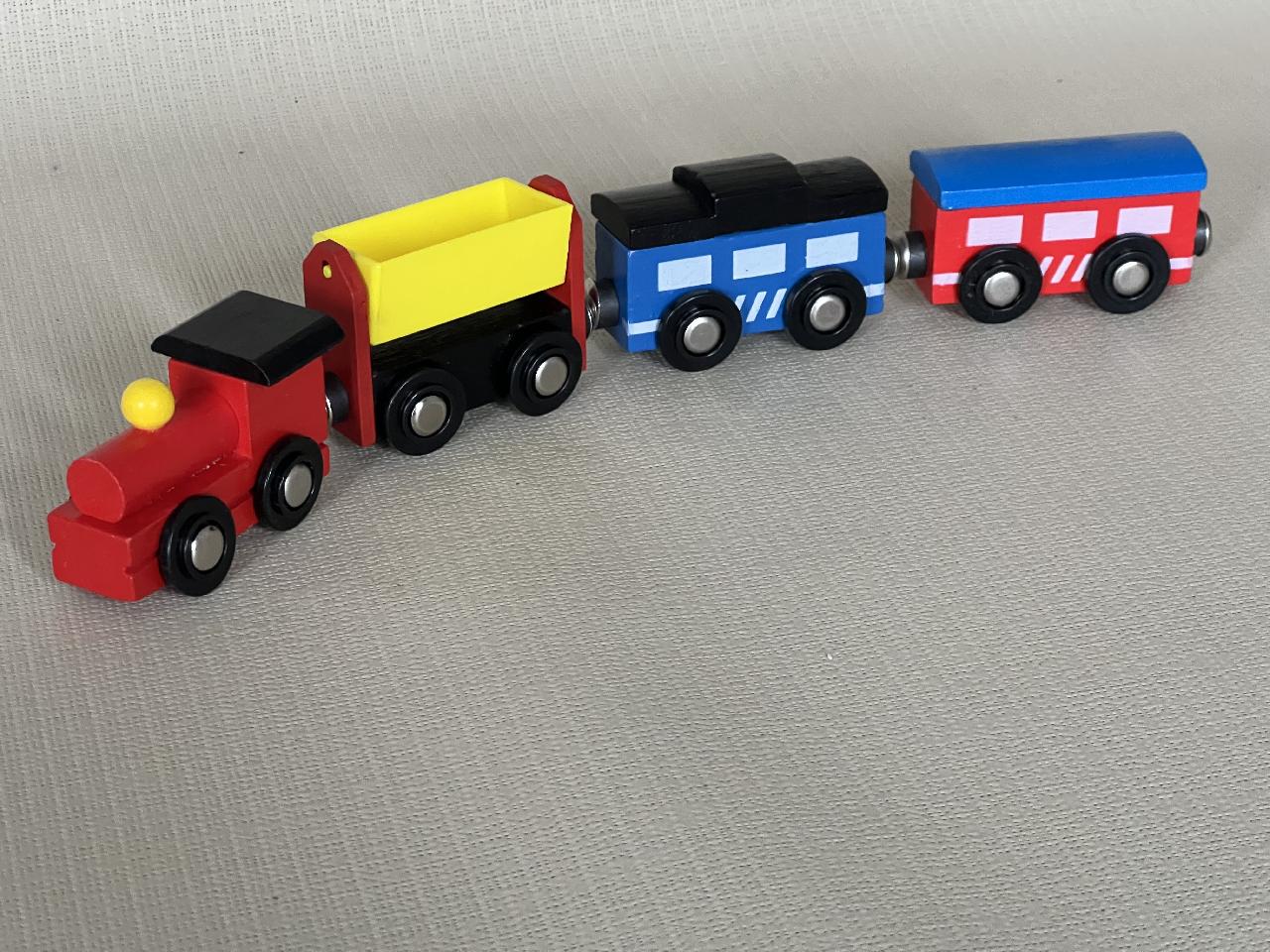 Dřevěný vláček osobní s uhlím set - do vláčkodráhy